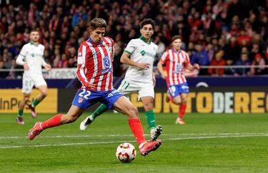 2-0. Rodrigo de Paul llega a la frontal del área y asiste a Giuliano Simeone que define con la derecha, raso y al palo izquierdo de Jirí Letácek. Doblete del jugador argentino.