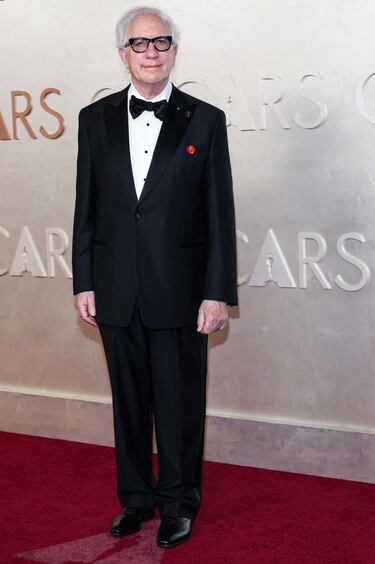Howard Rodman posa en la alfombra roja del Dolby Theatre.