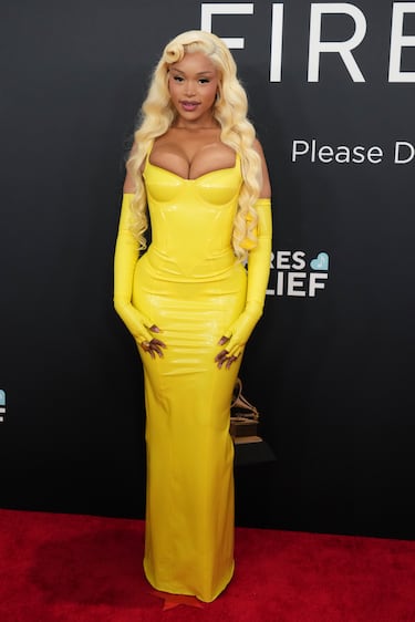 Jourdin Pauline posa en la alfombra roja de los Grammy 2025 en el Crypto.com Arena situado en la ciudad de Los Ángeles, en California.