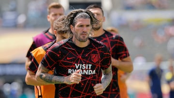Soccer Football - FIFA Club World Cup - Group B - Atletico Madrid v Botafogo - Rose Bowl Stadium, Pasadena, California, U.S. - June 23, 2025 Atletico Madrid's Rodrigo De Paul during the warm up before the match REUTERS/Mike Blake