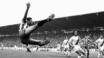 Quini, en un partido con el Sporting de Gijón.