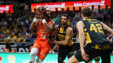 Brandon Davies, defendido por Joan Sastre.