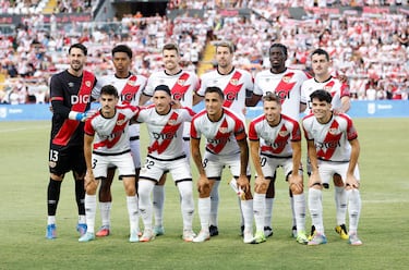 Once inicial el Rayo Vallecano. Augusto Batalla, Jozhua
Vertrouwd, Gerard Gumbau, Florian Lejeune, Randy Nteka, Sergio Camello, Óscar Valentín, Luis Espino, Óscar Trejo, Iván Balliu y Fran Pérez.