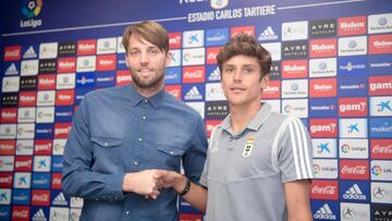 Sangalli, junto a Michu (Oviedo)