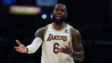 LeBron James, ante Detroit Pistons.