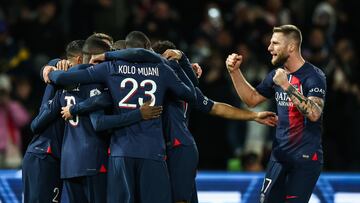 Paris (France), 03/11/2023.- Paris Saint Germain players celebrate the 1-0 during the French Ligue 1 soccer match between Paris Saint Germain (PSG) and Montpellier HSC in Paris, France, 03 November 2023. (Francia) EFE/EPA/Mohammed Badra