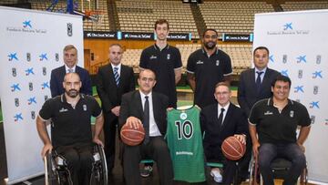 Juanan Morales, presidente del Joventut y Jaume Giró de la Fundacion La Caixa en elacto de presentación del acuerdo.