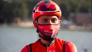 El ciclista colombiano del Arkéa-Samsic Nairo Quintana, antes de tomar la salida en el Tour de la Provence 2022.