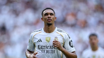 FILE PHOTO: Soccer Football - FIFA Club World Cup - Round of 16 - Real Madrid v Juventus - Hard Rock Stadium, Miami Gardens, Florida, U.S. - July 1, 2025 Real Madrid' Trent Alexander-Arnold REUTERS/Hannah Mckay/File Photo