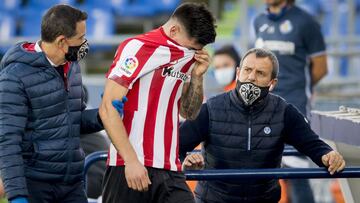 Yuri Berchiche abandona mareado el Alfonso Pérez Muñoz.