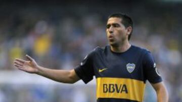 Riquelme gesticula durante un encuentro en La Bombonera esta temporada.