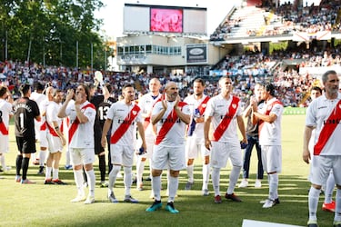 Paco Jémez saluda a los seguidores.