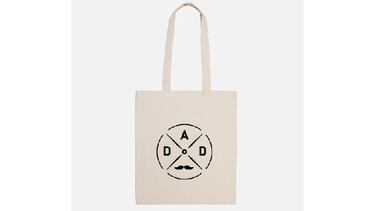 Ropa, tazas, mochilas, bolsas, decoración… Elige algunos de los mejores regalos originales para el Día del Padre