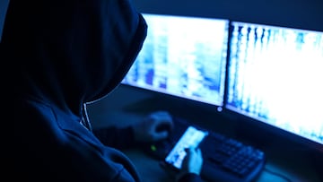 hacker con ordenador