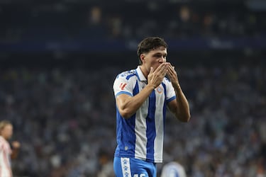 1-1. El centrocampista perico celebra el tanto del empate.