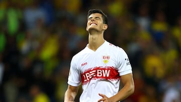 Soccer Football - DFB Cup - First Round - Eintracht Braunschweig v VfB Stuttgart - Eintracht-Stadion, Braunschweig, Germany - August 26, 2025 VfB Stuttgart's Chema Andres looks dejected after missing a penalty during the shootout REUTERS/Lisi Niesner DFB REGULATIONS PROHIBIT ANY USE OF PHOTOGRAPHS AS IMAGE SEQUENCES AND/OR QUASI-VIDEO.