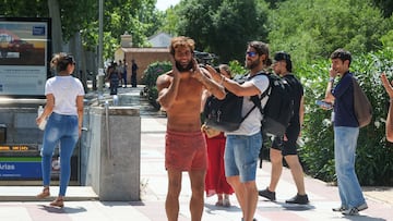 José Carlos Montoya se encuentra con un grupo de fans, a 18 de junio de 2025, en Madrid (España)
18 JUNIO 2025
Ángel Díaz Briñas / Europa Press
18/06/2025