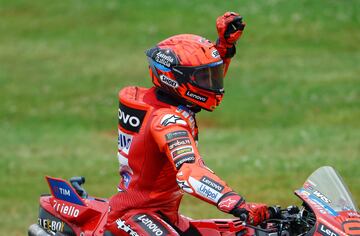 Marc Márquez celebra su victoria en la carrera al esprint en el GP de Alemania.