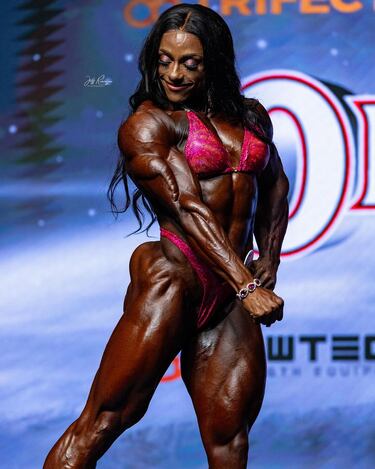 Andrea Shaw, nacida en Detroit en 1983 ha sido campeona de Ms. Olympia cuatro años consecutivos (2020, 2021, 2022, 2023). Andrea superó a Ángela Yeo, segunda, y Alcione Barreto, tercera.