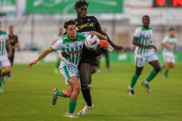 El Cádiz vence al Atlético Sanluqueño en su aniversario