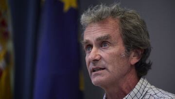 El director del Centro de Alertas y Emergencias Sanitarias (CAES), Fernando Simón, comparece para informar sobre el 'Certificado COVID Digital UE' y sobre el seguimiento de la pandemia, a 7 de junio de 2021, en Madrid (España). El certificado es una propuesta de la UE para facilitar de forma segura la libre circulación de los ciudadanos durante la pandemia de COVID-19 a través de un circuito rápido que agilice los trámites de entrada y salida entre los países de la Unión. Los países ya pueden empezar a emitirlo y utilizarlo y, asimismo estará disponible en todos los Estados miembros de la UE a partir del 1 de julio de 2021.
07 JUNIO 2021;UE;CERTIFICADO;SEGUIMIENTO PANDEMIA;CORONAVIRUS;VACUNACIÓN;VACUNAS
EUROPA PRESS/J. Hellín. POOL
07/06/2021