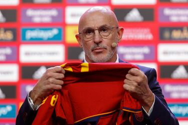 "Todo en el fútbol es entrenable, incluso la manera de saltar al campo, un parte importante del juego son los penaltis. Es verdad que no todo el mundo vale para tirar penaltis, a mi me gusta elegir a los lanzadores, asique lo seguiremos haciendo así. Hay que verse en la situación de tirarlo".