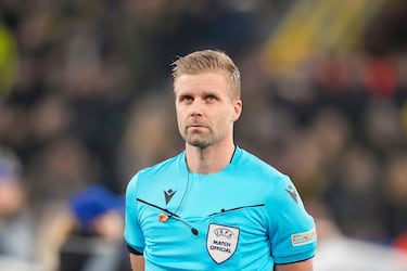 Así es Glenn Nyberg, árbitro que dirigirá el partido de Seattle Sounders vs Botafogo en el Mundial de Clubes