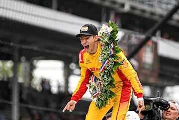 A sus 28 años, Álex Palou es la mayor superestrella del automovilismo en Estados Unidos. Ganador en 3 ocasiones del campeonato de la IndyCar, y actualmente en camino hacía su cuarto título, Palou está más que preparado para competir en la categoría reina. No obstante, el catalán ha enfriado su interés en la F1 tras no lograr el salto con Mclaren y prioriza quedarse en IndyCar si no hay garantías deportivas claras.
