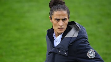 “No tenemos una jugadora que mida dos metros, como no pongamos una jugadora encima de la otra...”