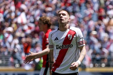 Franco Mastantuono se lamenta tras fallar una ocasión que pudo haber puesto el 4-1 en el marcador. Su mejor ocasión durante el partido.
