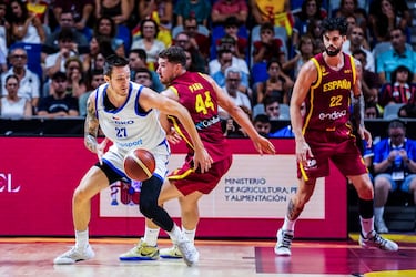 El escolta checo llega a la competición tras su año más productivo en la NBA: 7.2 puntos por partido con una efectividad del 43% en el tiro de tres puntos.