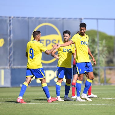 El Leiria golea al Cádiz en el segundo envite del verano