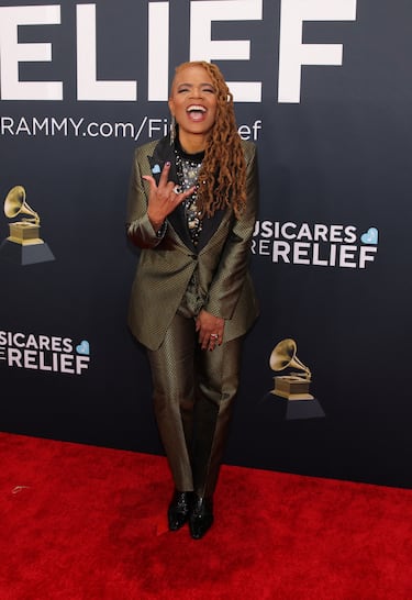 Divinity Roxx posa en la alfombra roja de los Grammys 2025 en ell Crypto.com Arena situado en la ciudad de Los Ángeles, en California.