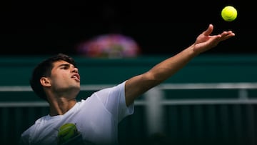 Tennis - Wimbledon Preview - All England Lawn Tennis and Croquet Club, London, Britain - June 27, 2025 Spain's Carlos Alcaraz during practice REUTERS/Andrew Couldridge