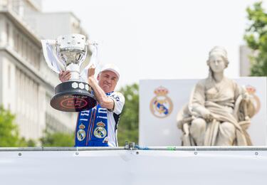 Ancelotti ganó su segunda Liga con el Real Madrid con 10 puntos de ventaja sobre el Barcelona, el segundo clasificado.