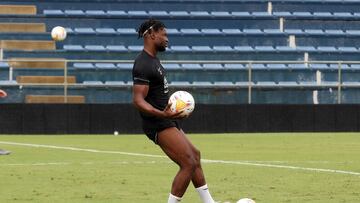 Sekou en un entrenamiento del Málaga