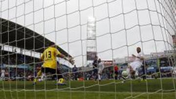 Benzema hace el 0-1.