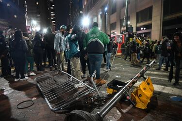Vandalismo disturbios celebración en philadelphia.