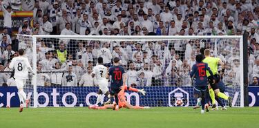 5-0. Gran jugada del conjunto blanco. Empieza en Thibaut Courtois y termina en Vinicius dentro del área austríaca, para definir cruzando el balón al palo largo de Janis Blaswich.