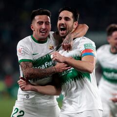 El Elche mete la directa y se cuela en zona de playoff