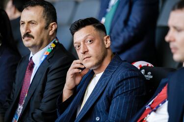 El exjugador del Real Madrid y campeón del mundo en 2014 con Alemania es el nuevo hombre de confianza del islamista Recep Tayyip Erdogan, presidente de Turquía, después de ser elegido este domingo miembro del Comité Ejecutivo del Partido Justicia y Desarrollo (AKP).
