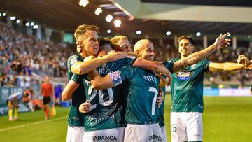 El Racing de Ferrol se puede despedir el domingo de A Malata.