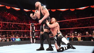 Buddy Murphy ataca a Big Show en Raw.