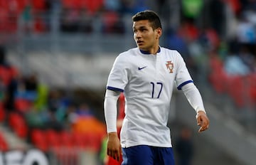 El prometedor portugués comenzaba a brillar en equipos como Manchester City o Mónaco en 2015. En el conjunto monegasco empezó a encadenar cesiones en equipos como el Lille francés hasta que el Sevilla abonó la cuantiosa cantidad de 25 millones de euros por él. En Nervión volvió a encadenar cesiones en las que jamás llegó a mostrar un nivel a la altura de las expectativas. Esta temporada ha jugado en el Alanyaspor turco cedido por el Farense portugués de segunda división.En España es recordado como uno de los peores negocios del club hispalense.