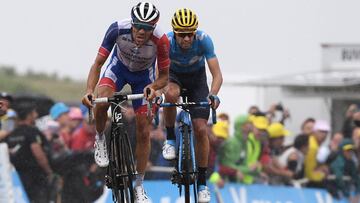 Thibaut Pinot y Mikel Landa llegaron en segunda y tercera posición a la meta de Prat d'Albis.