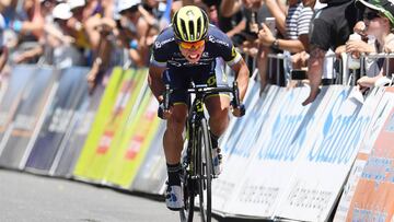 BRI01. ADELAIDE (AUSTRALIA), 17/01/2017.- El piloto australiano Caleb Ewan del equipo Orica-Scott cruza la línea de meta en la primera etapa de la Tour Down Under en Lyndoch, cerca de Adelaida, Australia Meridional (Australia) hoy, martes 17 de enero de 2017. EFE/DAN PELED/PROHIBIDO SU USO EN AUSTRALIA Y NUEVA ZELANDA