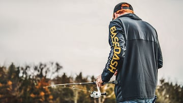 Revolución en el mercado por la sudadera de hombre con protección solar incorporada que despierta el espíritu aventurero y que está disponible en Amazon.