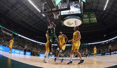 El Unicaja sigue de fiesta y se mete en semifinales por K.O.