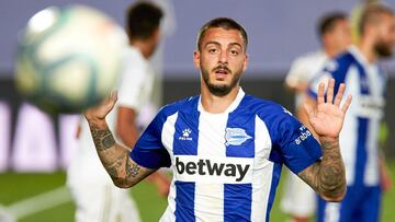 MADRID, SPAIN - JULY 10: (BILD ZEITUNG OUT) Joselu of Deportivo Alaves gestures during the Liga match between Real Madrid CF and Deportivo Alaves at Estadio Alfredo Di Stefano on July 10, 2020 in Madrid, Spain. (Photo by Berengui/DeFodi Images via Getty I