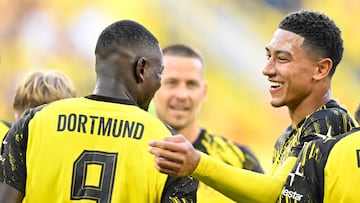Dortmund's Guinean forward #09 Serhou Guirassy (L) celebrates with Dortmund's English midfielder #07 Jobe Bellingham scoring his team's second goal during the German first division Bundesliga football match between Borussia Dortmund and Union Berlin in Dortmund, Germany on August 31, 2025. (Photo by INA FASSBENDER / AFP) / DFL REGULATIONS PROHIBIT ANY USE OF PHOTOGRAPHS AS IMAGE SEQUENCES AND/OR QUASI-VIDEO